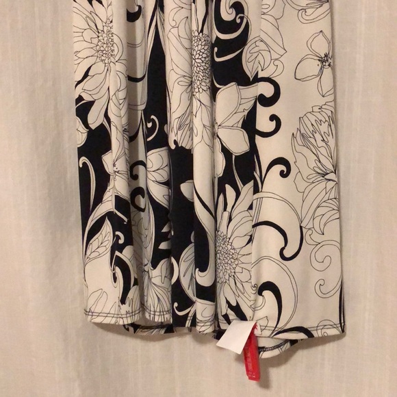 NWT Trina Turk Floral Black and White Maxi Dress - Picture 5 of 8